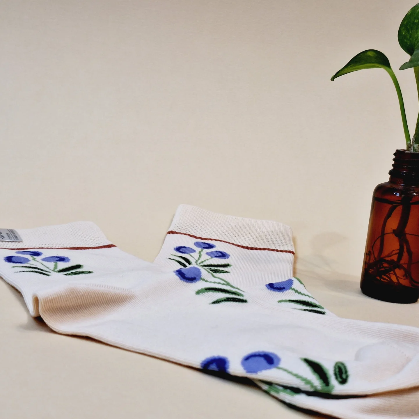 خرید جوراب ساقدار زنانه با طرح بلوبری