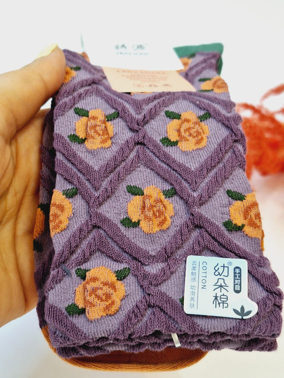 خرید جوراب ساقدار فانتزی با طرحهای برجسته و خاص