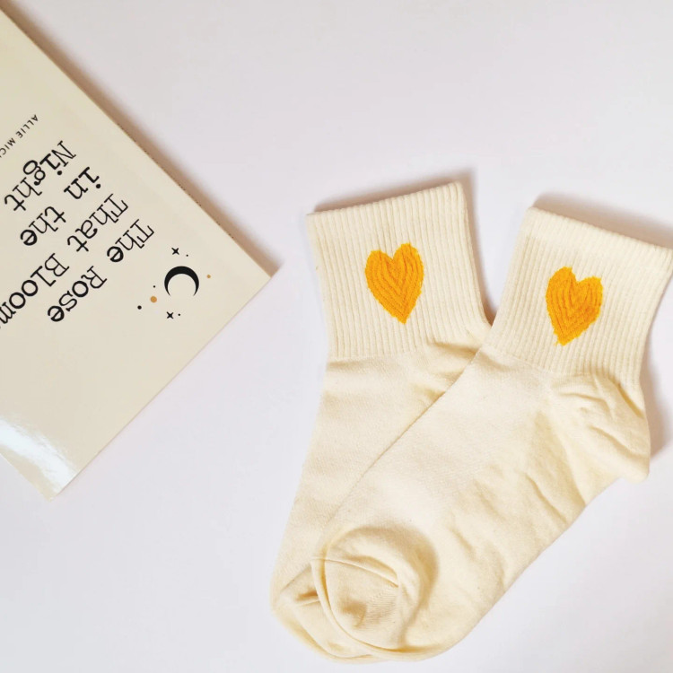 خرید جوراب نیم ساق زنانه با قیمت مناسب