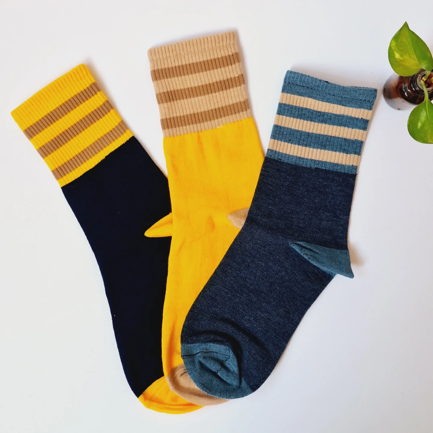 خرید آنلاین جوراب ساقدار زنانه با قیمت مناسب