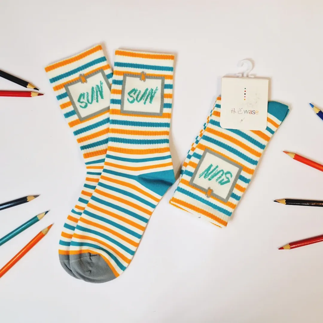 جوراب ساقدار زنانه (طرح رنگین )