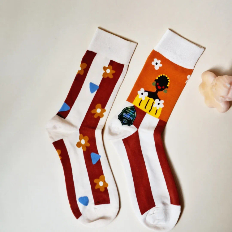 خرید جوراب ساقدار فانتزی زنانه با طرح خاص