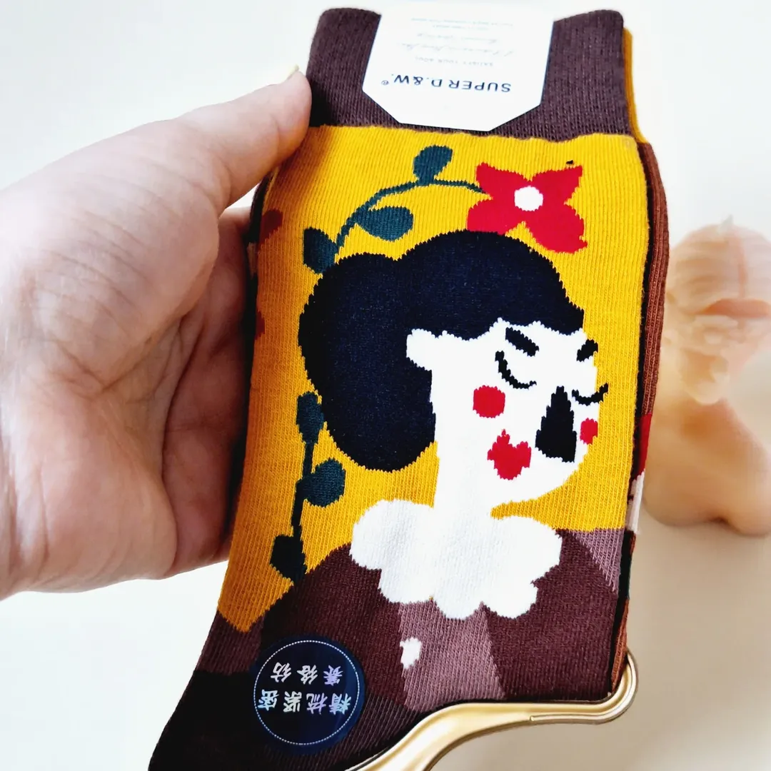 جوراب ساقدار فانتزی طرح لنگه به لنگه با قیمت خوب