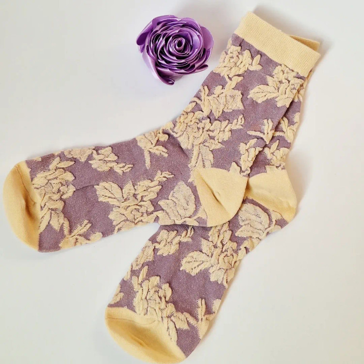 جوراب ساقدار فانتزی زنانه با طرح خاص و برجسته