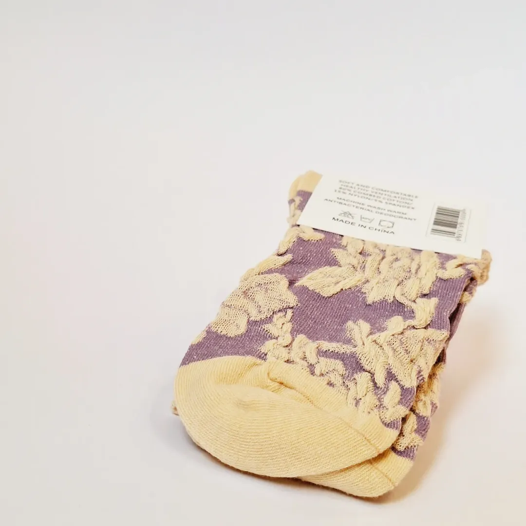 خرید جوراب ساقدار فانتزی زنانه با طرح گلهای برجسته