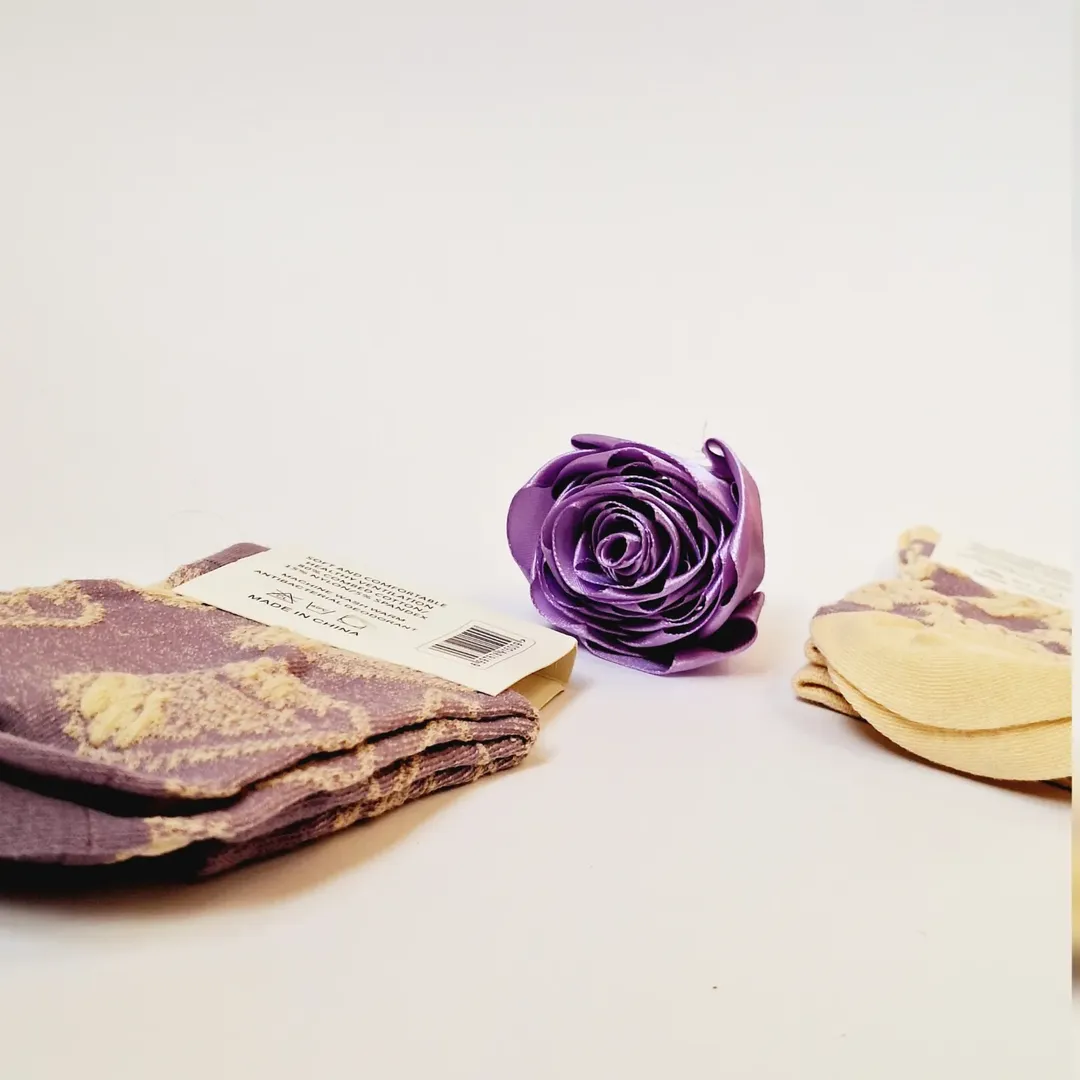 خرید آنلاین جوراب ساقدار زنانه (گل برجسته)