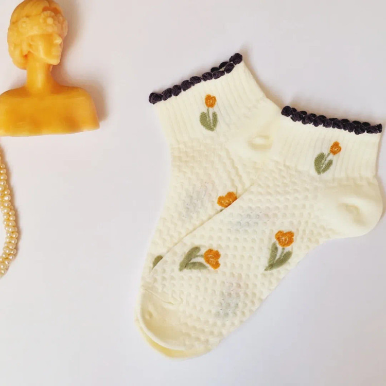 خرید جوراب نیم ساق زنانه فانتزی با قیمت مناسب