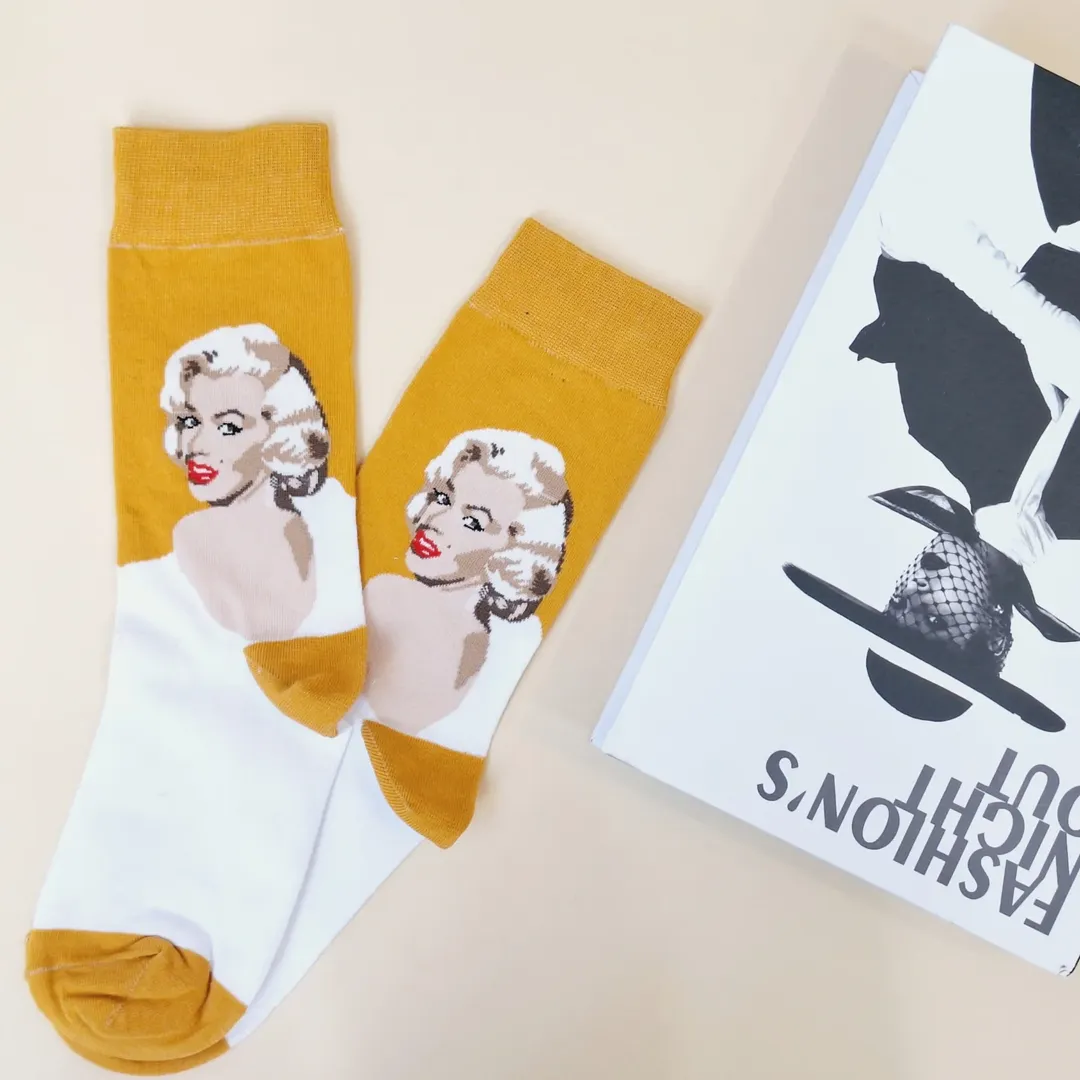 خرید جوراب ساقدار زنانه طرح مرلین مونرو خارجی