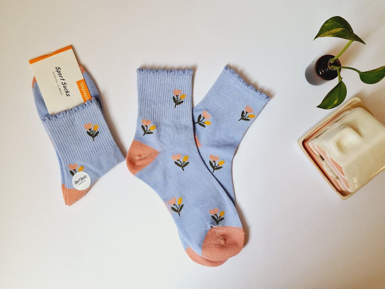 جوراب نیمساق زنانه ( طرح گل لاله)