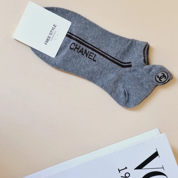 خرید آنلاین جوراب مچی زنانه با مارک Chanel