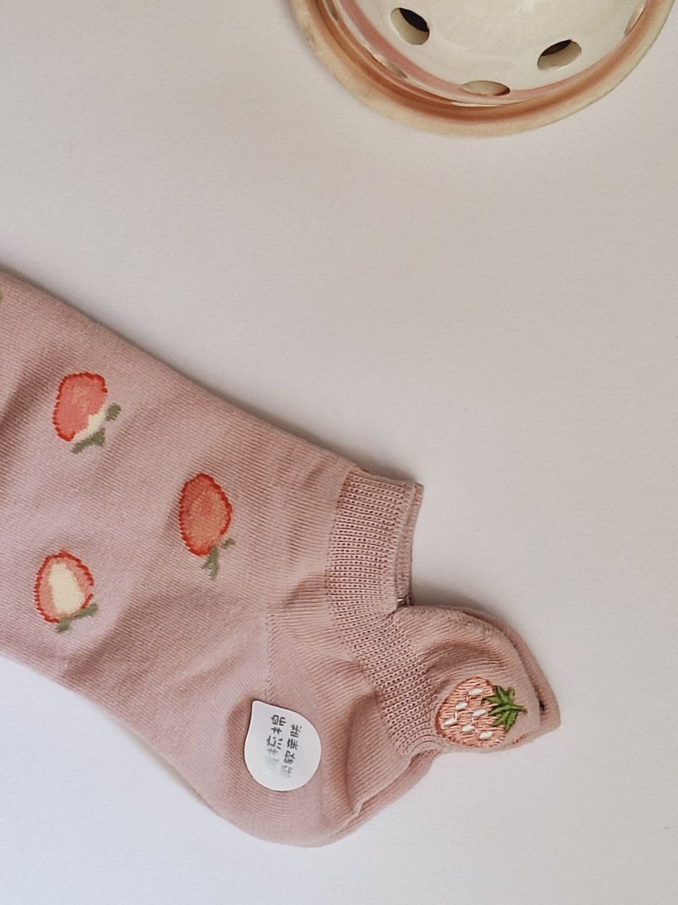 خرید جوراب زنانه با قیمت مناسب