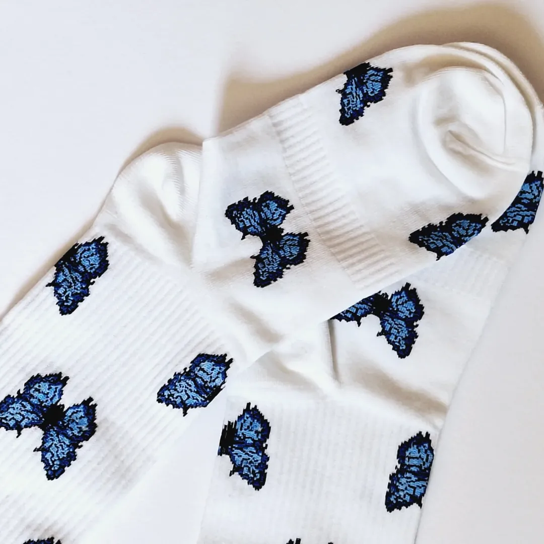 خرید آنلاین جوراب فانتزی زنانه با قیمت مناسب