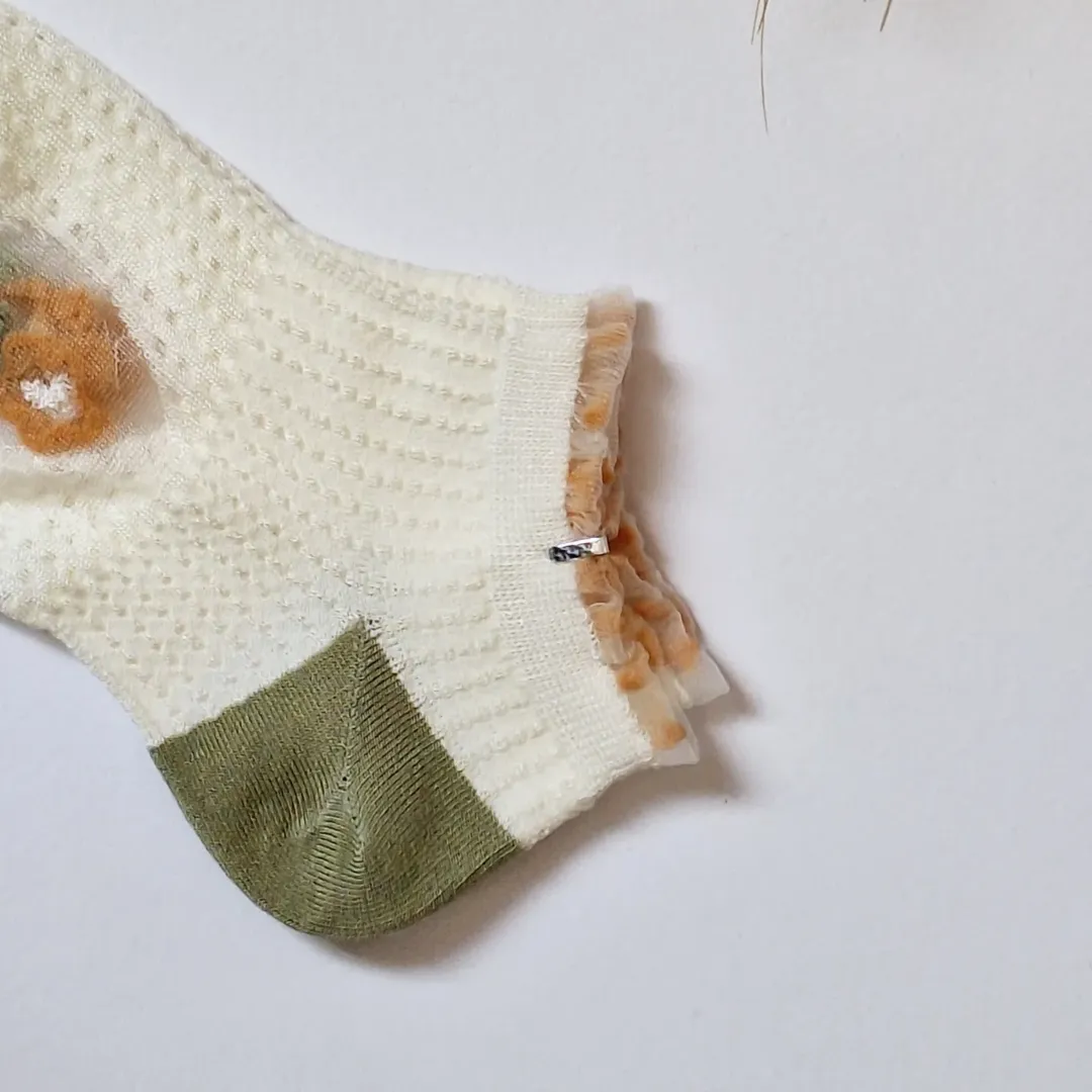 جوراب توری مجلسی زنانه با طرح خاص و متفاوت