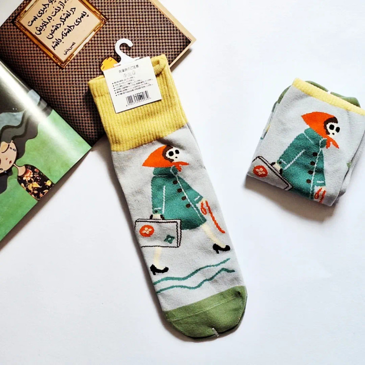 جوراب نیم ساق زنانه فانتزی طرح مسافر