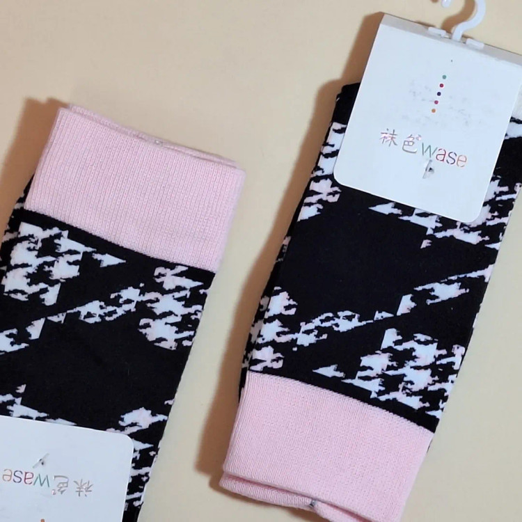 خرید آنلاین جوراب زنانه خارجی باکیفیت بالا