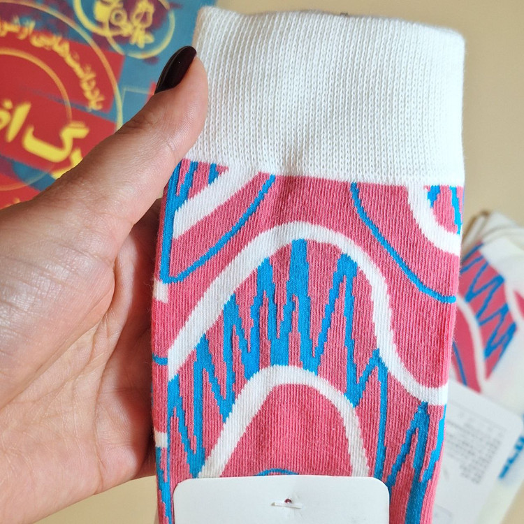 خرید جوراب زنانه با طرح خاص و شیک