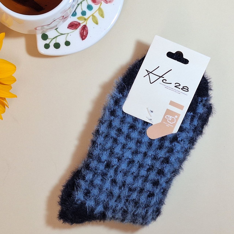 خرید آنلاین جوراب زمستانی زنانه با تخفیف