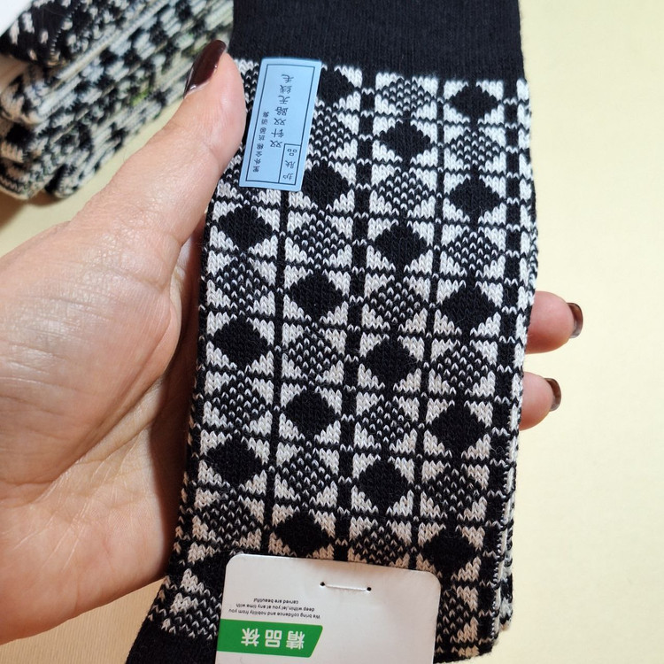 خرید آنلاین جوراب پاییزه شیک