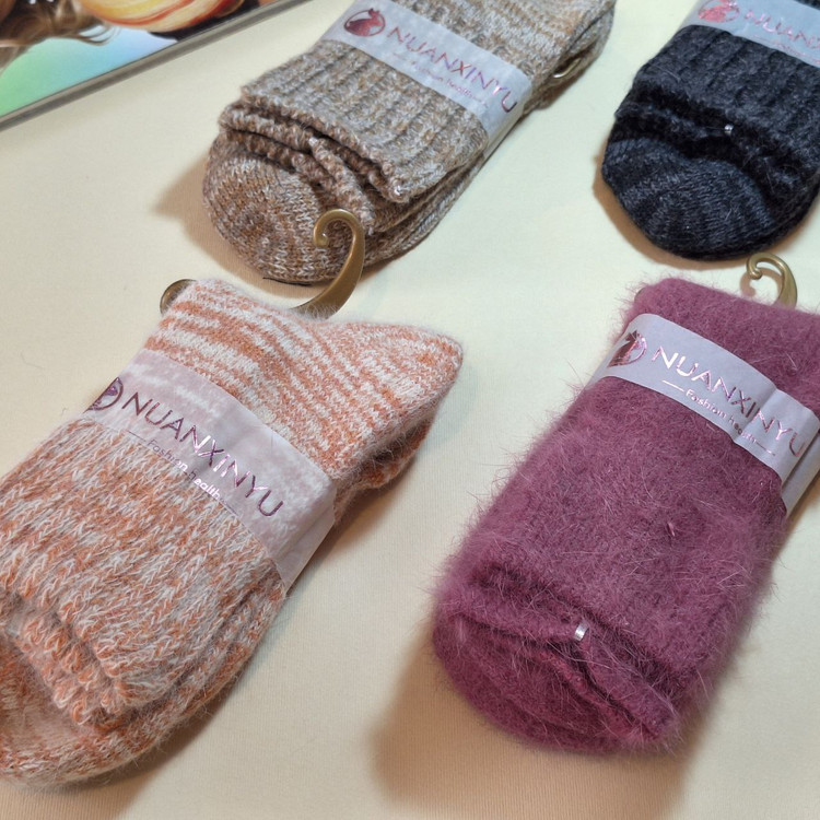 خرید جوراب ساقدار پشمی زمستانی زنانه