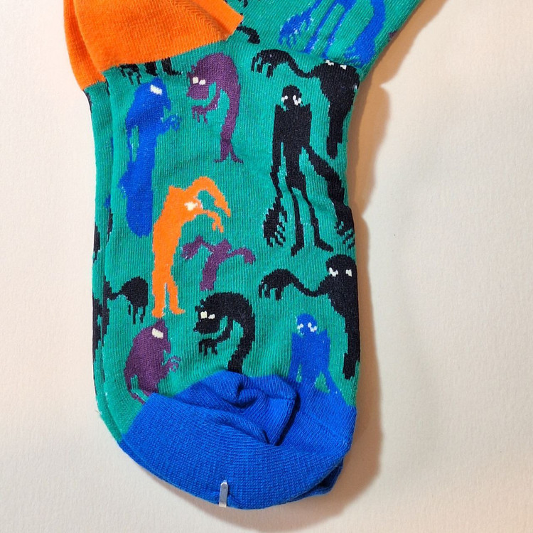 خرید جوراب فانتزی زنانه با طرح خاص