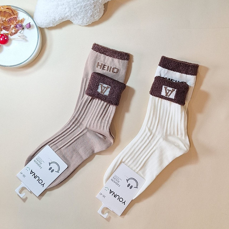 جوراب ساقدار زمستانی زنانه طرح Hello برند Youna وارداتی با لب موهر گرم و نرم