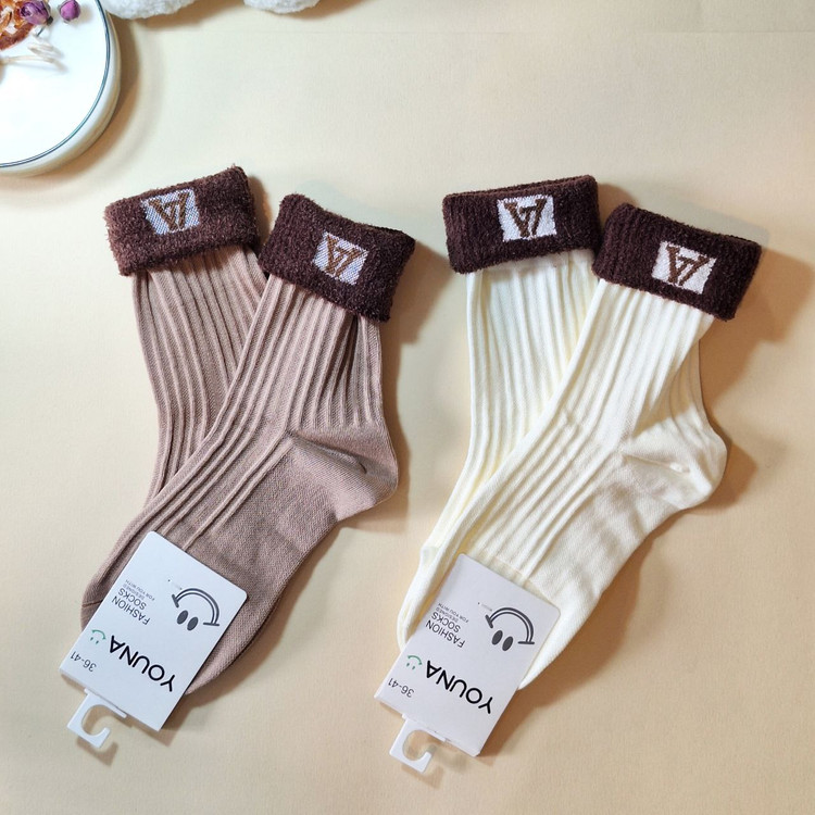 جوراب زمستانی ساقدار زنانه وارداتی برند Youna مناسب فصل سرما