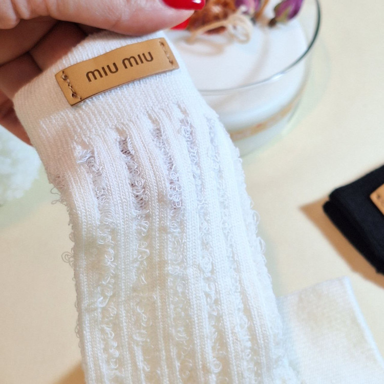 خرید جوراب ساقدار زاپدار خاص و متفاوت