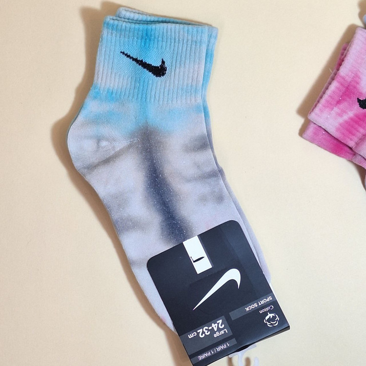 خرید آنلاین جوراب زنانه آبرنگی نخ پنبه با قیمت اقتصادی