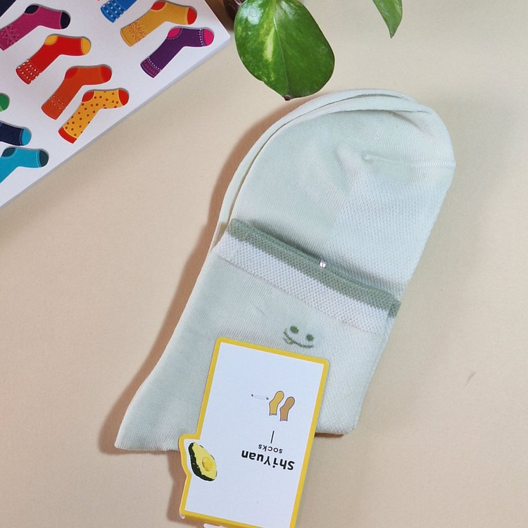 خرید جوراب نیمساق زنانه ایموجی – کیفیت بالا با قیمت مناسب